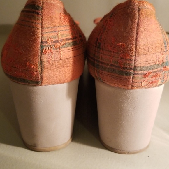 Super Cute Orange Plaid Platforms - Picture 3 of 4